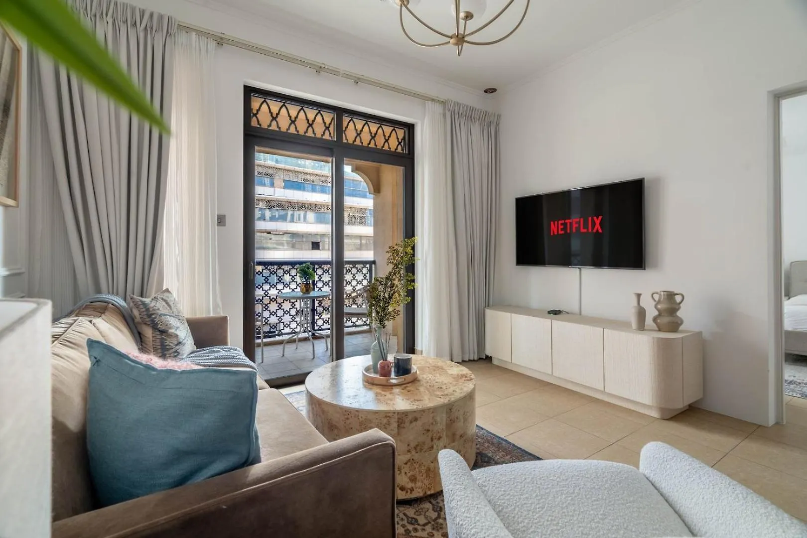 Guestready - Sophisticated Home In Downtown Dubai 0*,  United Arab Emirates